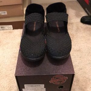 Bernie Mev’s Lulia Black